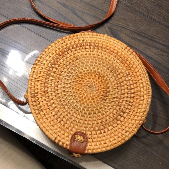 Round Straw Crossbody beach rattan summer bag - Picture 4 of 6